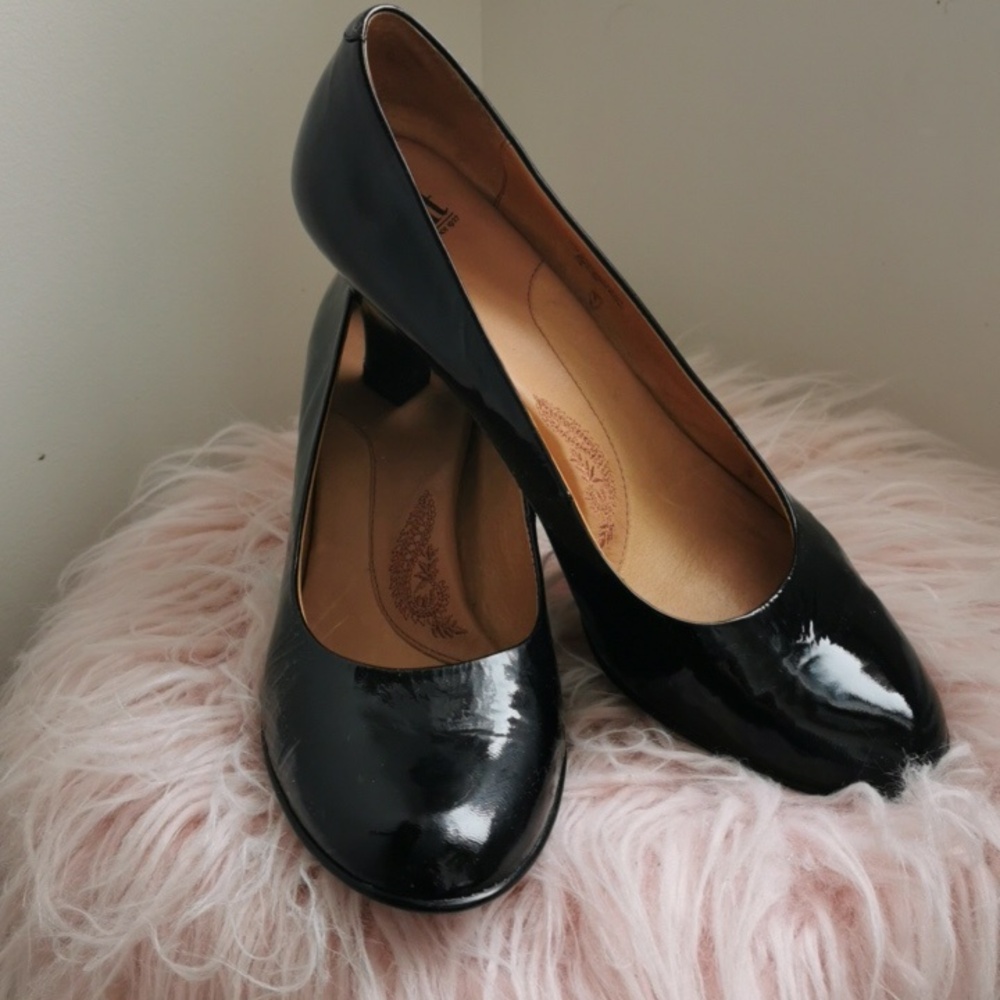 Sofft Black Patent Leather Preppy Classic Retro Pump Heels. Size 10